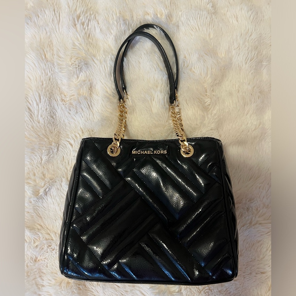 Michael Kors Peyton Tote Gold Accents 🎀